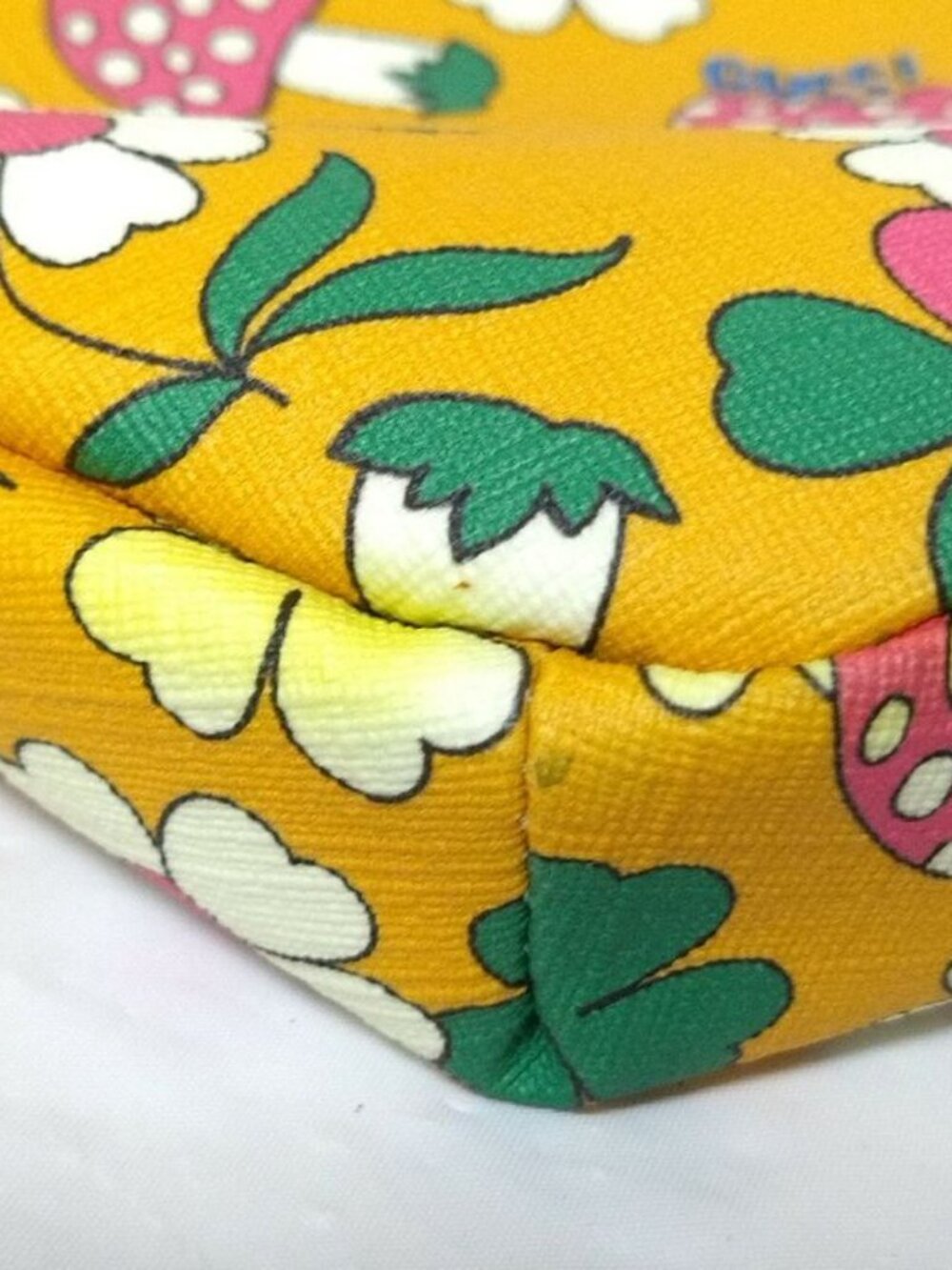 Gucci Children's Belt Bag - Picture 5 of 10